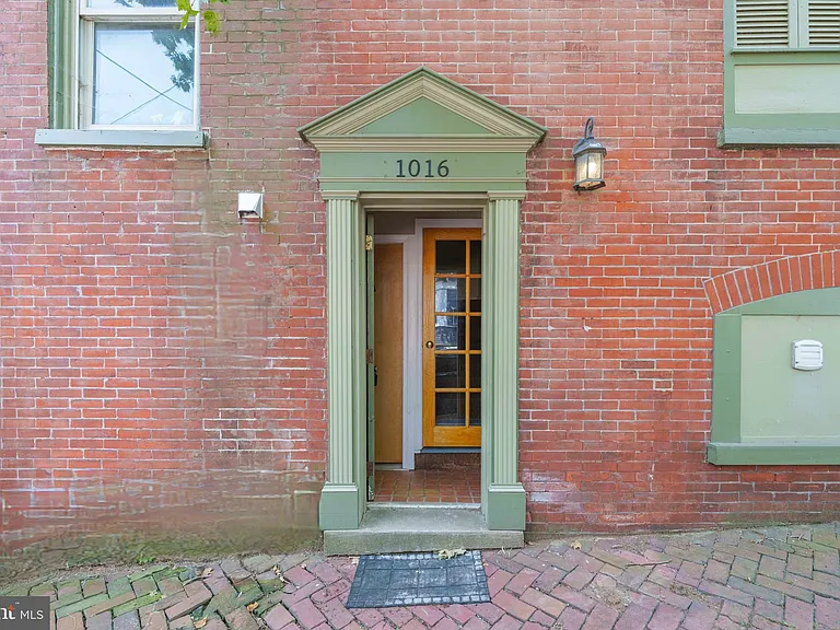 1016 Kirk Ave — Photo 5