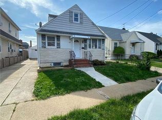 69 Grand St, Elmont, NY 11003