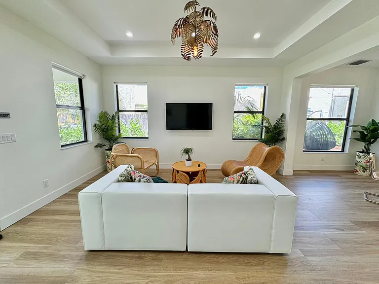 436 Monroe Dr — Photo 17