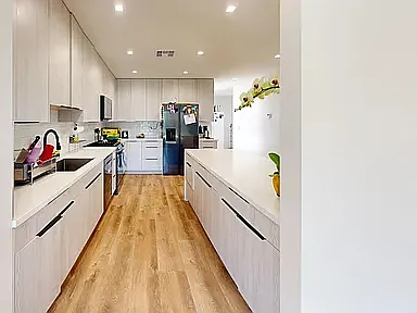 8 bed, $1,650 — Photo 3