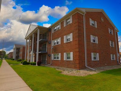 4410 W 111th St APT 201, Oak Lawn, IL, 60453