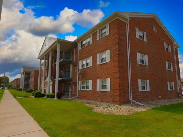 4410 W 111th St APT 201, Oak Lawn, IL 60453
