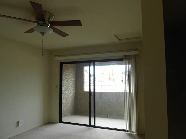 172 Laverne Long Bch — Photo 5