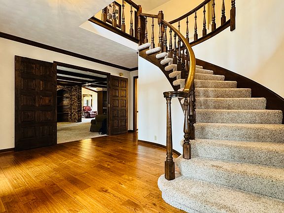 3rd image of 1744 E Hickory Brook Ln