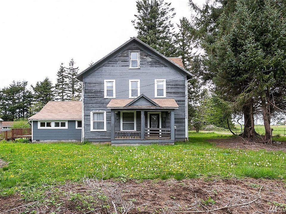 Stunning 1912 farmhouse just waiting to be restored