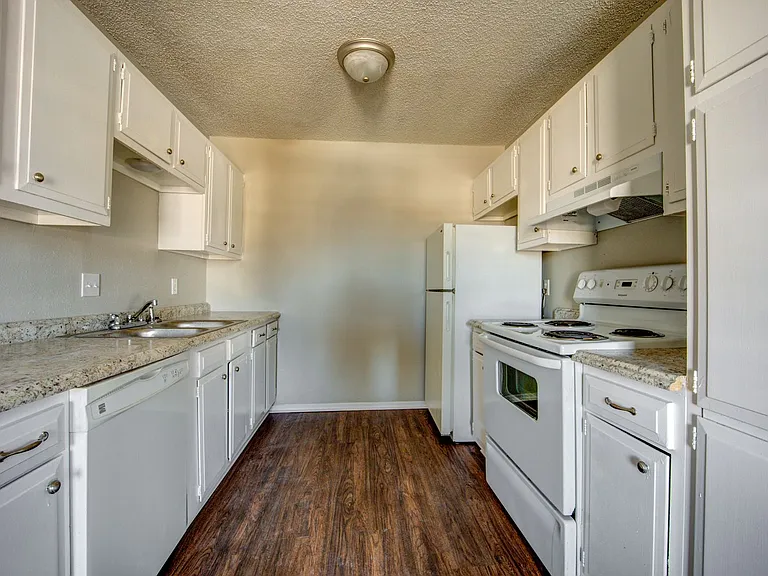 The Dogwood: 1 & 2 Bedroom Apartments — Photo 11