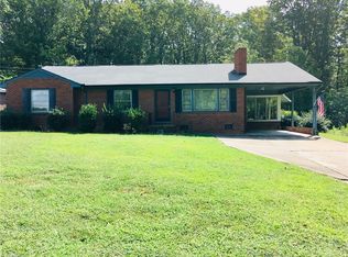215 Oak Leaf Rd, Asheboro, NC 27205