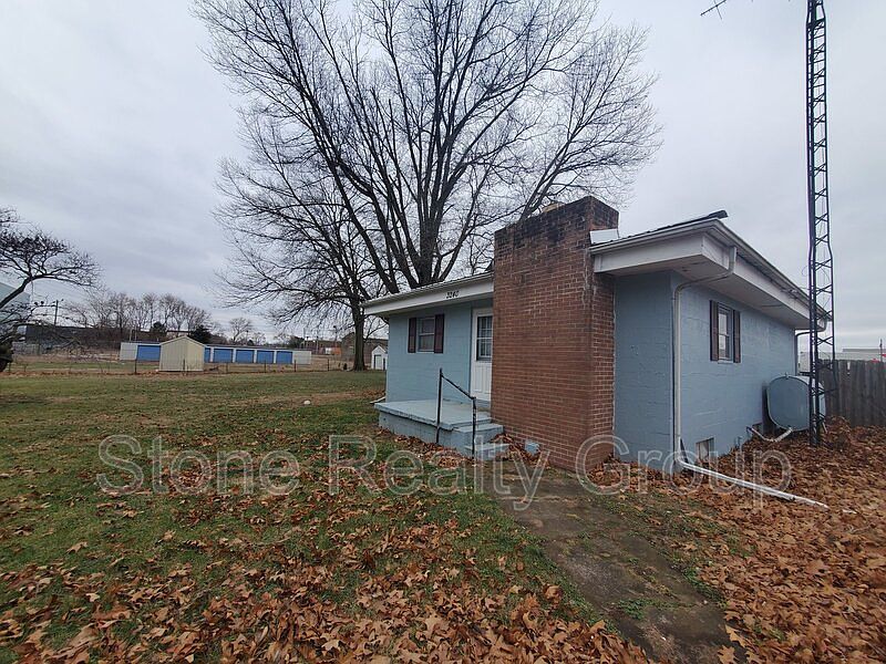 1st image of 3240 N 35th St