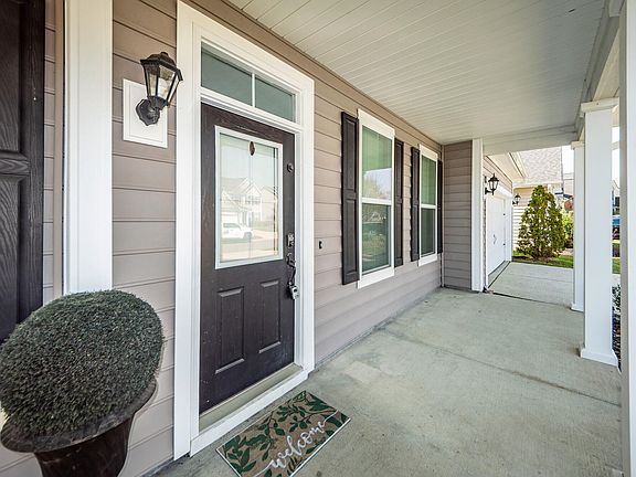 3rd image of 416 Spectrum Rd