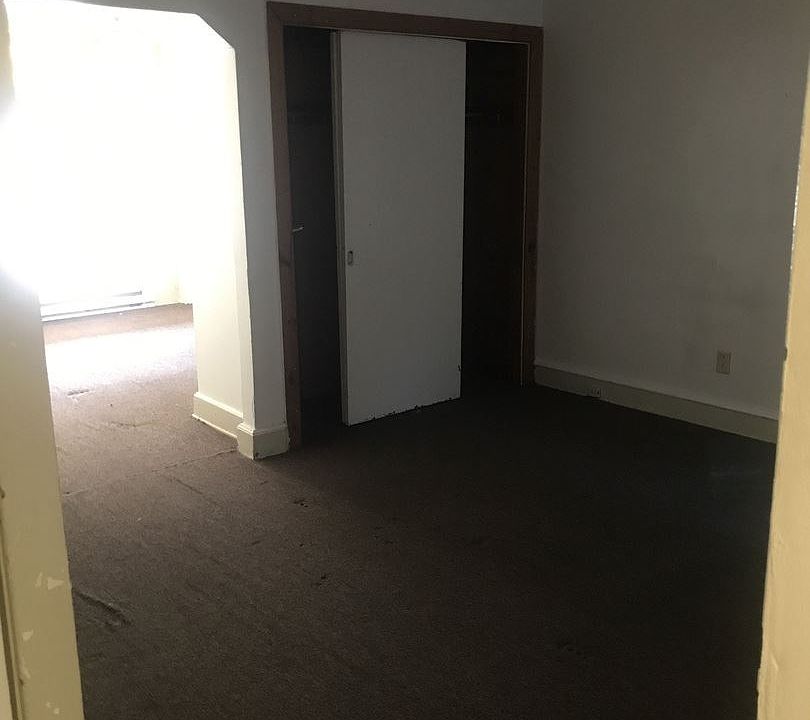 2nd image of 349 N 11th St Fl 1