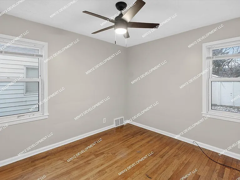 14655 Jacob Ave — Photo 10