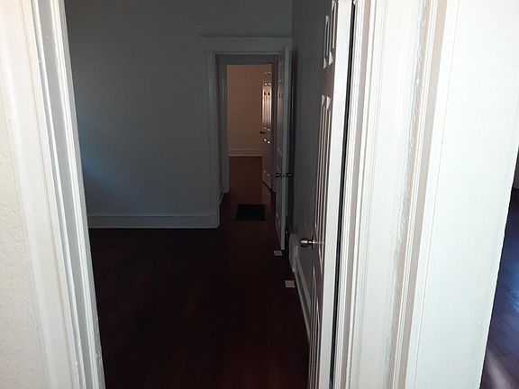 5th image of 2737 Askew Ave