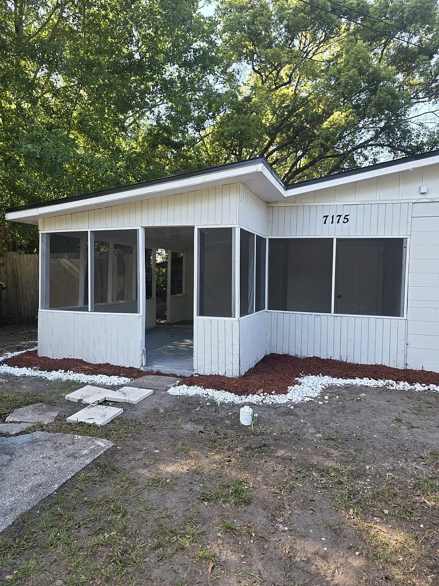 Building Photo - 7175 Eudine Dr N