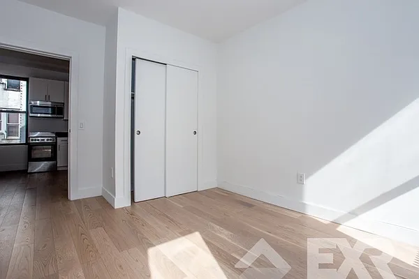 Rented by EXR | media 26