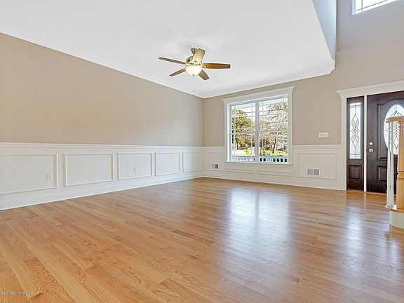 3rd image of 917 Commonwealth Blvd