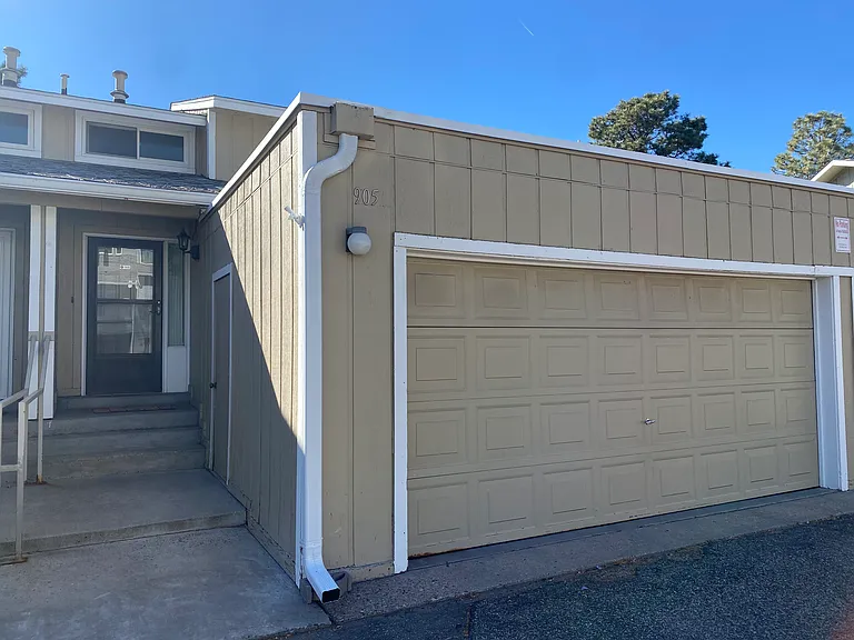 505 Oppenheimer Dr — Photo 1