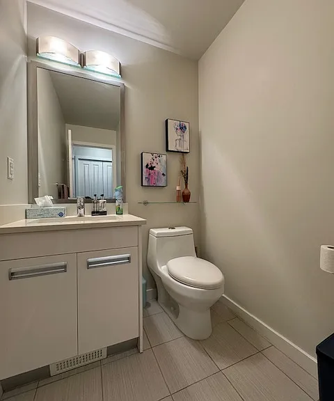 135 Ashworth Cres — Photo 5
