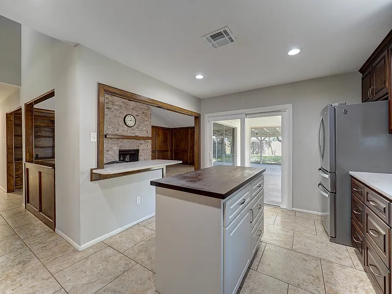307 San Saba Dr — Photo 9