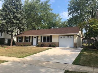 812 Waverly Ave, Streamwood, IL 60107