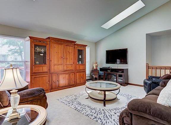 4th image of 2112 Dettmer Pl