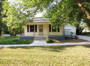 323 E 2nd St, Hickman, NE 68372