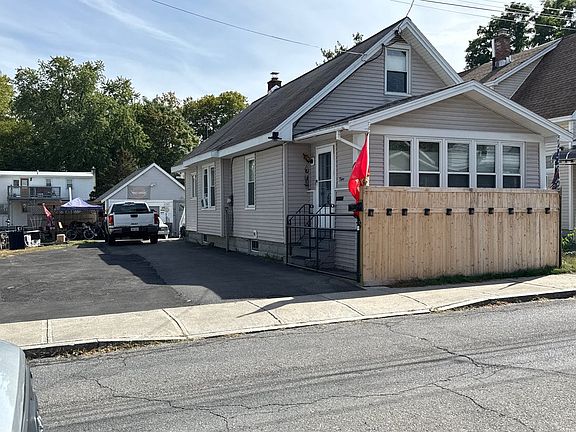 3rd image of 9 Princeton St