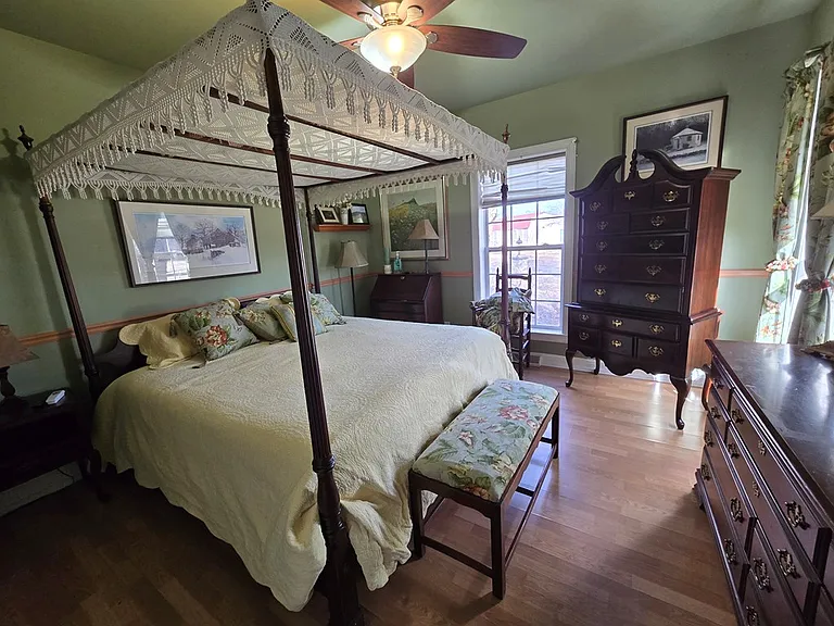 8198 Francisco Rd — Photo 10
