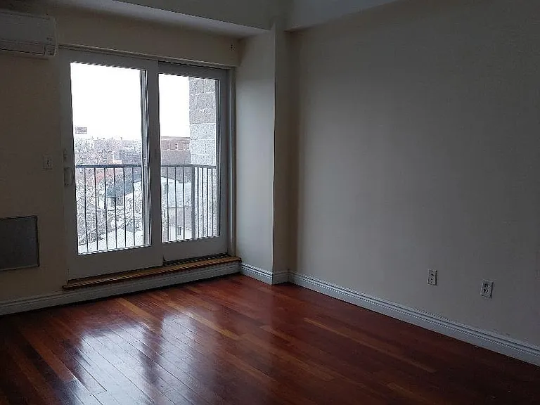 2388 Ocean Ave — Photo 3