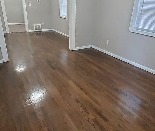 5th image of 524 Porter St