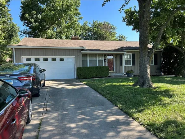 4010 W 63rd St, Prairie Village, KS 66208