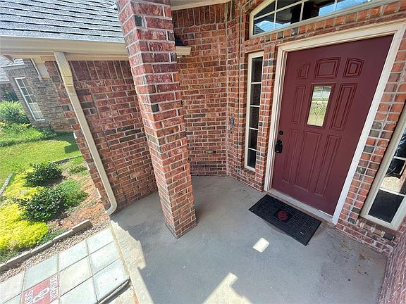 5th image of 11913 SW 17th St