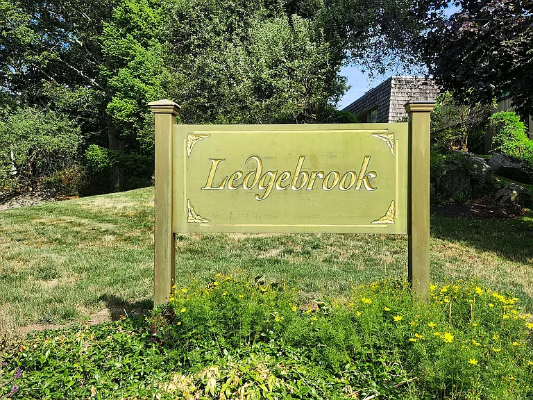 29 Ledgebrook Dr — Photo 24