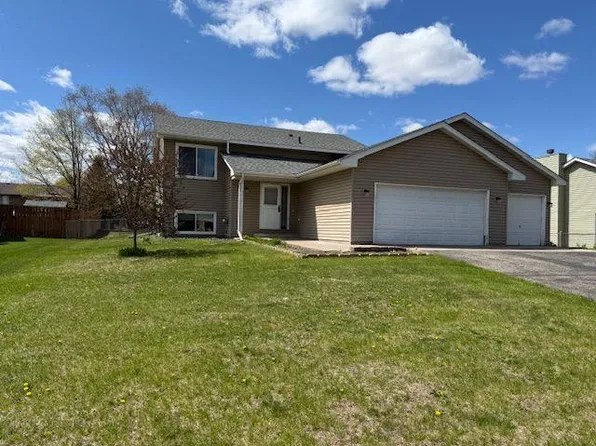 9207 Brunswick Ave N, Brooklyn Park, MN 55443
