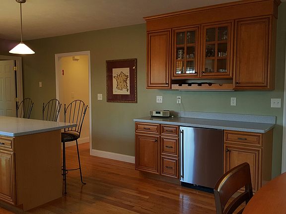 Bar Area/Beverage Fridge