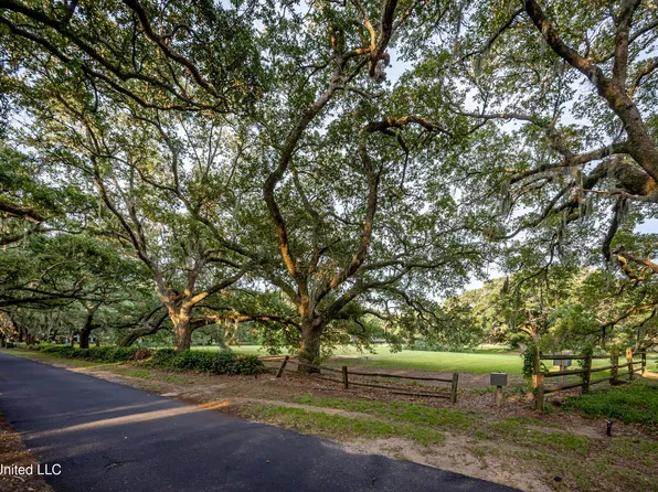LOT 8 Pointe Aux Chenes Rd, Ocean Springs, MS 39564