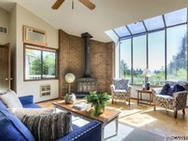 3324 Argyle Dr S — Photo 11