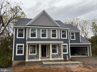 19 Fieldstone Cir, Elizabethtown, PA 17022