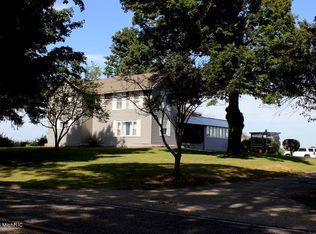 2800 W Bacon Rd, Hillsdale, MI 49242