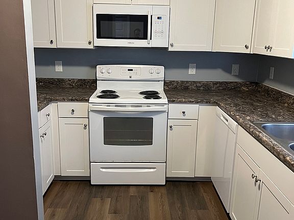 Kitchen photo 2