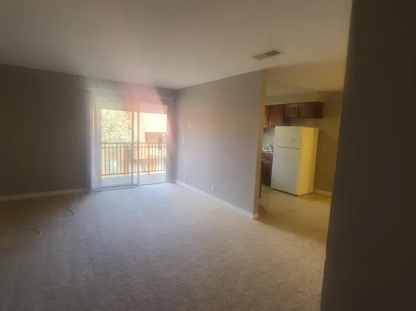 5061 River Glen Dr Unit 70, Las Vegas, NV 89103