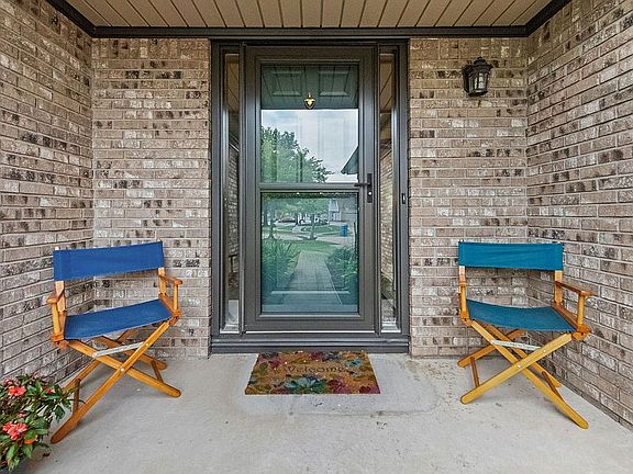 4th image of 4785 Kingswood Dr