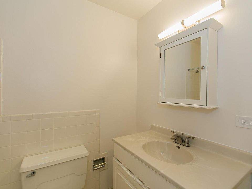 1st image of 1355 N Dearborn St APT 407