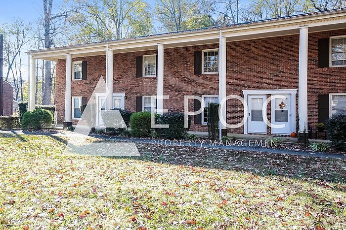 1st image of 1019 Cypress Dr #C