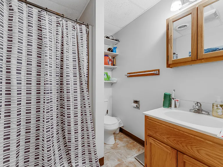 732 Weaver St #A — Photo 14