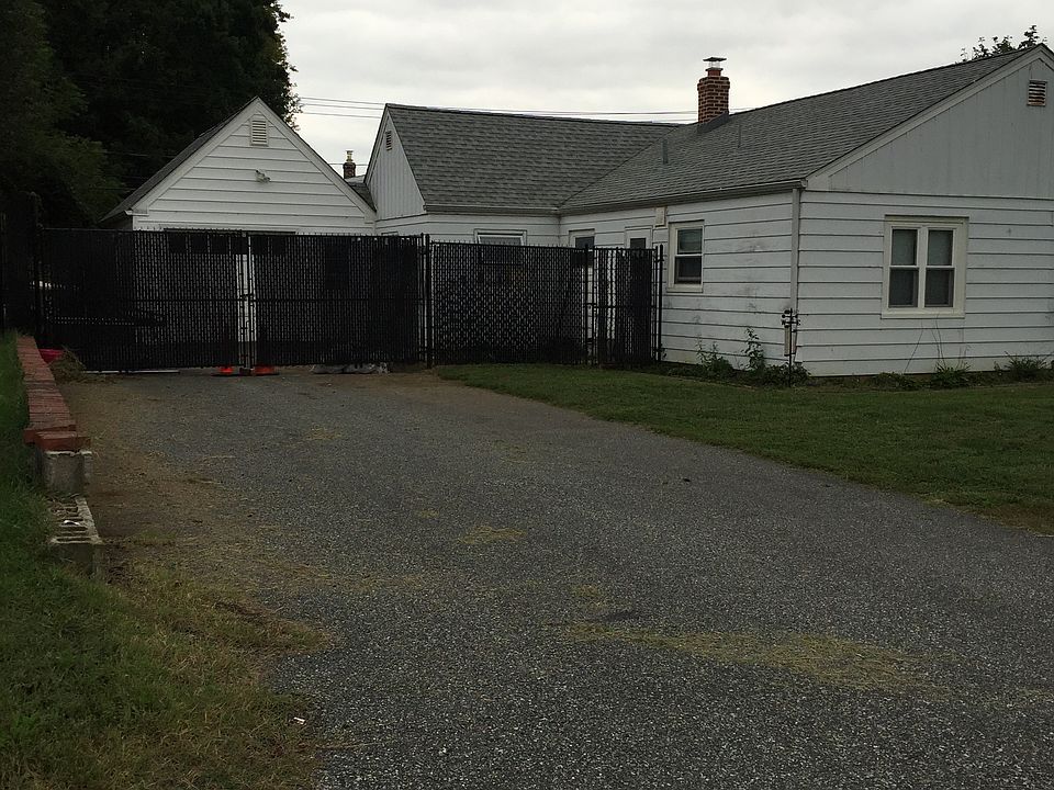 1st image of 1304 E Willow Run Dr