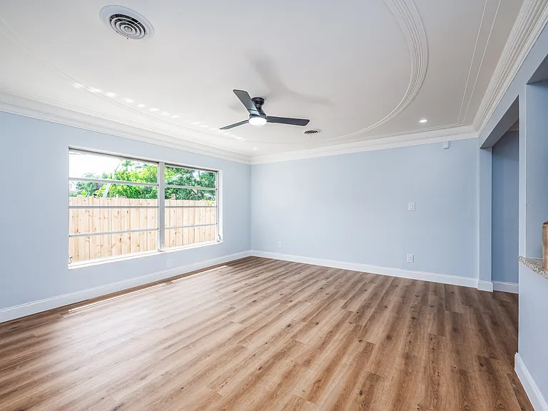 3372 Webber St — Photo 10