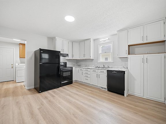 2nd image of 422 10th Ave SE