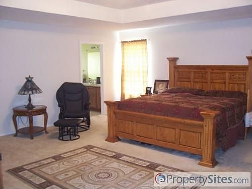 5th image of 101 Neville Ct