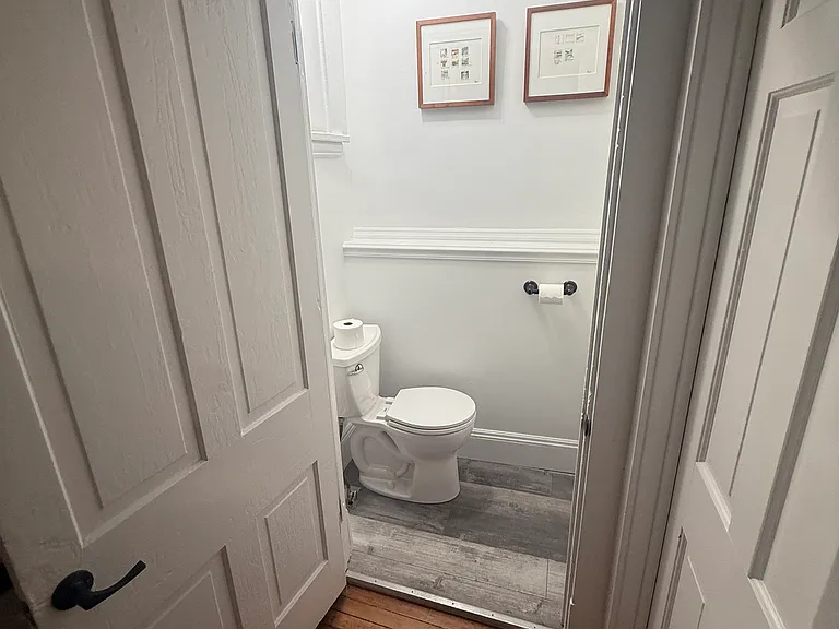 639 Watkins St — Photo 16