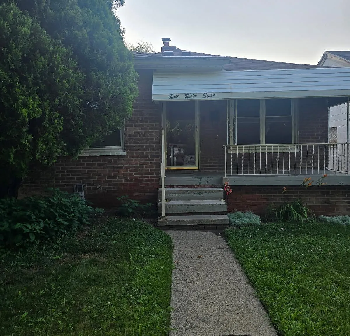 2 bed, 850 sqft, $620 — Photo 1